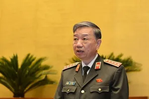 Bộ trưởng Tô Lâm: 'Bỏ sổ hộ khẩu là mong ước của dân'