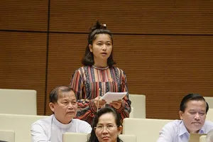 ĐB H’Bơ Khắp: 'Bộ trưởng có nghe nhưng không hiểu tôi hỏi gì'