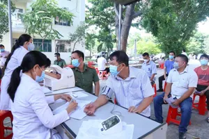 Ưu tiên tiêm vaccine cho lao động khu kinh tế, khu công nghiệp... là xác đáng