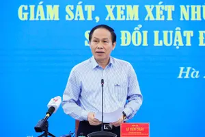 'Vướng luật, ra hỏi bộ, bộ trả lời trúng nhưng địa phương bó tay!'