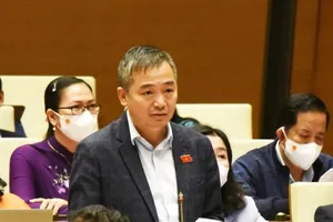 Bác sĩ Nguyễn Lân Hiếu: 'Không cách ly đại trà, không dùng từ F2, F3 nữa'