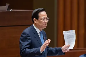 Trên 900.000 người rút BHXH 1 lần, số rút gần bằng số vào