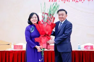 Bà Bùi Thị Minh Hoài là nữ Chủ tịch đầu tiên của Ủy ban Trung ương MTTQ Việt Nam