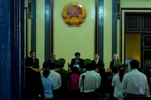 “Áp lực” tại phiên xử 5 công an đánh chết người đến từ đâu?