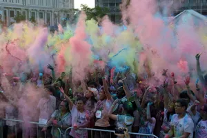 6.853 người tham gia Đường chạy sắc màu ở Quận 7