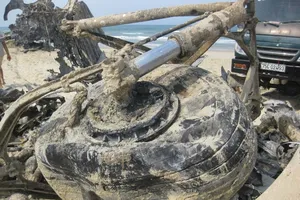Phát hiện xác máy bay ở bãi biển Lăng Cô
