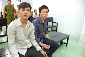 Hoãn xử vụ “Nhậu xong đi tè bị quy tội cướp” do luật sư... chưa được đọc hồ sơ