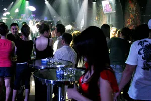 Nhẫn tâm giết chết con sau khi sinh, cô gái trẻ thản nhiên đến sàn nhảy