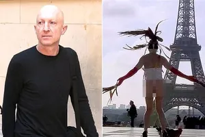 Bị phạt vì buộc gà trống vào “của quý” để biểu diễn