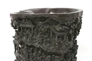 Phát hiện đồ đồng nát chặn cửa đáng giá hàng tỷ đồng