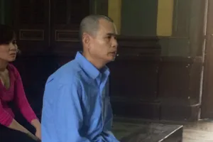 Người cha đồi bại dọa giết cả mẹ lẫn con để hiếp con ruột nhiều lần