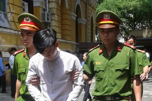 Phúc thẩm vụ chủ DN đánh nhà báo: Bị hủy án vì lý do lãng nhách