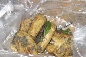 Thương tâm: Ba cha con tử vong vì ăn bánh ngô mốc