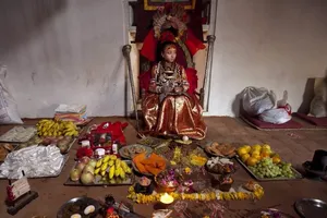 Cuộc sống qua ảnh của một thánh nữ đồng trinh