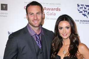 Chồng một người mẫu quốc tế tự sát bằng súng