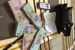 Bị đảo lộn cuộc sống vì... trả lại 175 triệu đồng tiền nhặt được