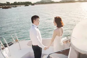 Văn Quyến lộ ảnh cưới