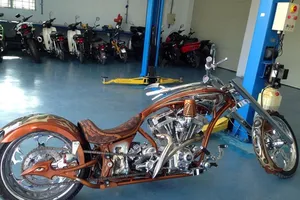 Mô tô siêu dị giá hơn 2 tỷ đồng về Hà Nội