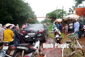 Giám đốc cầu đường dùng xe hơi chặn đường “người trong mộng”