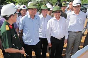 Bộ trưởng Đinh La Thăng dọa sẽ thay Vụ trưởng nếu nương tay với nhà thầu