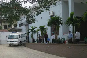 Một thầu xây dựng bị đâm chết ngay trên đường, nghi do nợ tiền