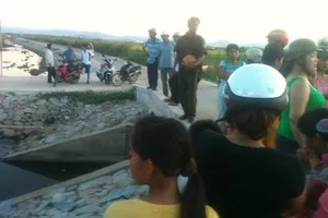 Thương tâm: Hai anh em ruột chết đuối dưới cống nước