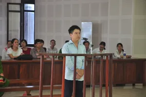 Báo mất giấy tờ để bán nhà của cha lãnh 13 năm tù