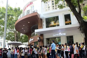"Náo động" vì quán cà phê Hàn Quốc khai trương