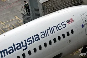 Máy bay Malaysia lại gặp sự cố