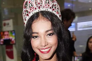 Bị truất ngôi, hoa hậu biến mất cùng vương miện 200.000 USD