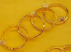 Vụ án hi hữu: Nhặt được vàng bán làm từ thiện, bị buộc phải trả lại