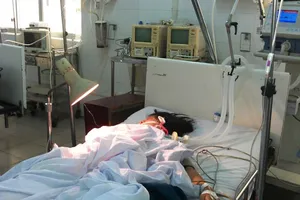 Vụ xe CSGT tông nữ sinh lớp 9: Nạn nhân vẫn hôn mê