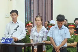 Xét xử vụ 'hắt ly bia bị truy tố': Nhân chứng vắng mặt vì bận việc quan trọng