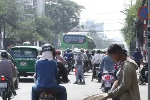 Bà bầu ăn xin, ba năm chưa… đẻ