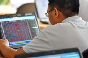 Một công ty chứng khoán 'lách' luật bị phạt 260 triệu đồng