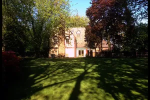 Nhà của “Bố già” đang được rao bán 