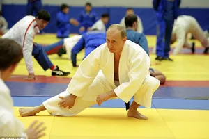 Chùm ảnh: Nể phục đẳng cấp bát đẳng huyền đai karate của võ sĩ Putin