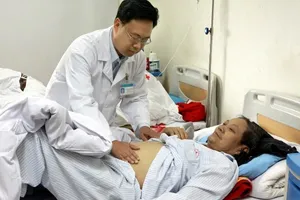 Năm triệu chứng chính cảnh báo bệnh ung thư đại trực tràng