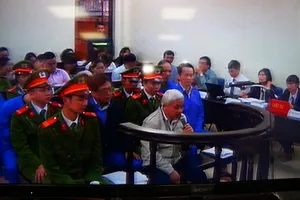 Bầu Kiên xin tự đọc đơn kháng cáo 118 trang, tòa khuyên giữ bình tĩnh