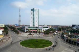 Nguyên chủ tịch huyện và hàng loạt cán bộ hầu tòa vì đền bù giải tỏa