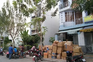 TPHCM bắt số lượng lớn mỹ phẩm, thực phẩm chức năng không rõ nguồn gốc