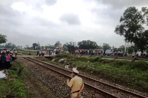 Thương tâm: Hai chị em bị tàu hỏa tông tử vong