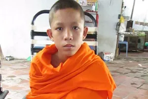 Tăng sinh bị nhúng tay vô nước sôi nhập viện vì có biểu hiện nói linh tinh