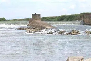 Trời quá nóng rủ nhau đi tắm mát, hai học sinh bị mất tích