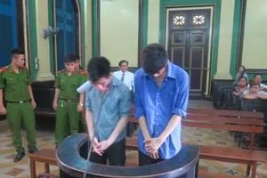 Can con đánh nhau, mẹ bị đâm 3 nhát dao chí mạng