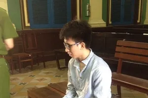 Nhân viên dàn cảnh bị cướp để chiếm đoạt tiền tỉ của chủ 