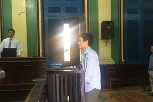 Pha nước lọc với cồn thành... Vodka Hà Nội