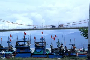 Cấm xe qua cầu Thuận Phước trong 5 ngày