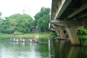 Nam thanh niên nhờ bạn chở đến cầu, nhảy sông tự tử