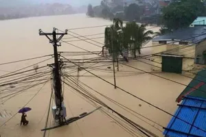 Xót xa nạn nhân sạt lở đất ở Hạ Long khó mai táng vì mưa lớn